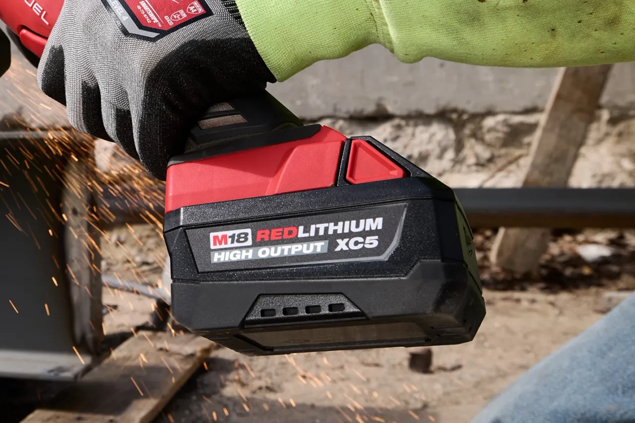 밀워키 M18 REDLITHIUM HIGH OUTPUT XC5 배터리